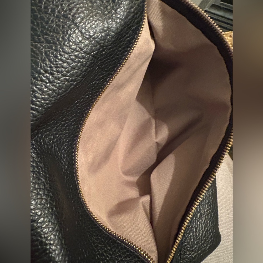 Beautiful and clean Valentina convertible leather bag. - Picture 6 of 9